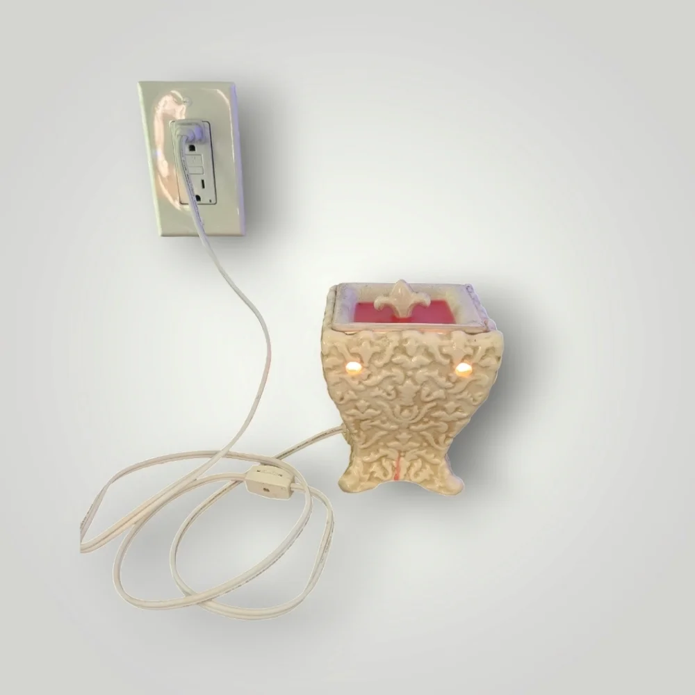 Scentsy Square Urn Style Aroma Lamp with Fleur de Lis Electric Ceramic Warmer